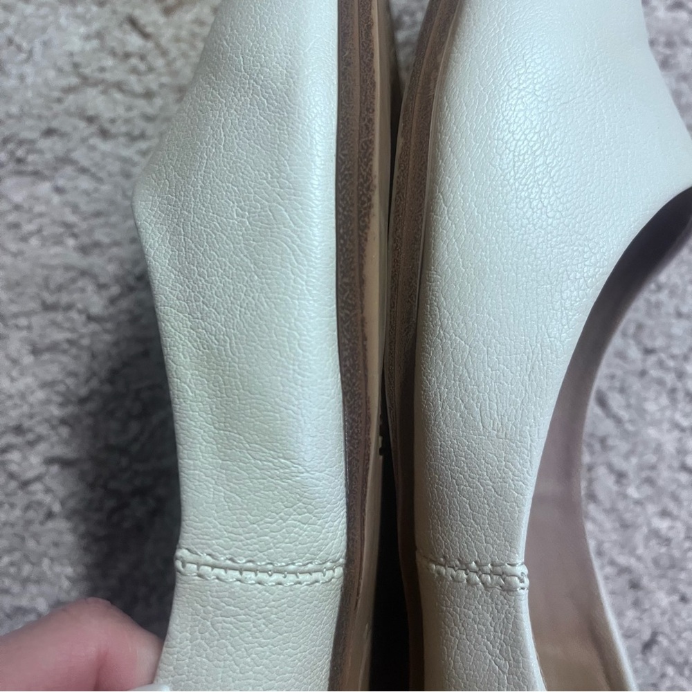 Zodiac Women's Cream Flats size 8.5 - Picture 7 of 7